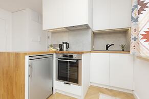 15th Floor Studio in Warsaw by Renters