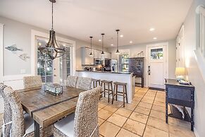 1282 Laurel Grove 3 Bedroom Home by RedAwning