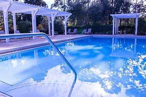 1282 Laurel Grove 3 Bedroom Home by RedAwning