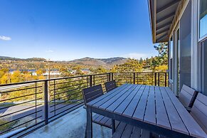 Bluff View 3 Bedroom Home by RedAwning