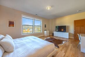 Bluff View 3 Bedroom Home by RedAwning