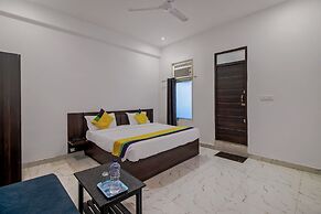 Itsy Hotels Om Pushp Residency