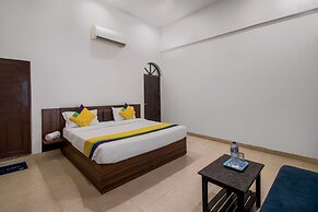 Itsy Hotels Om Pushp Residency