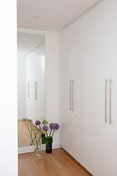 Bob W Tower Hill Residences