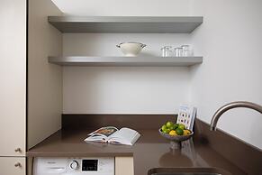 Bob W Tower Hill Residences