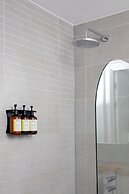 Bob W Tower Hill Residences