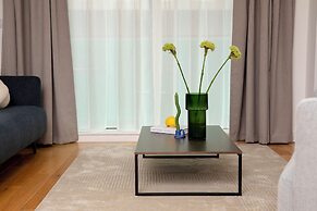 Bob W Tower Hill Residences