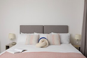 Bob W Tower Hill Residences