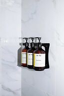 Bob W Tower Hill Residences