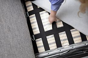 Bob W Tower Hill Residences