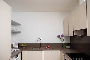 Bob W Tower Hill Residences