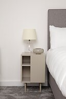 Bob W Tower Hill Residences