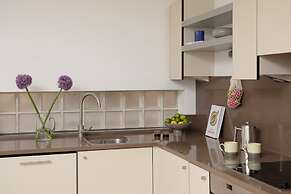 Bob W Tower Hill Residences