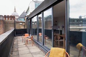 Bob W St Pauls London