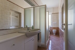 Sunshine Front Beach Levanto