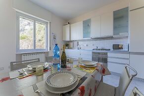 Sunshine Front Beach Levanto