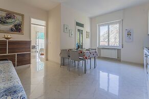 Sunshine Front Beach Levanto