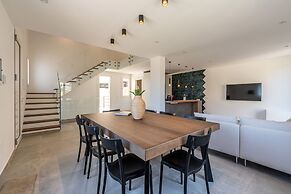 Villa alla Baia dei Sette Emiri