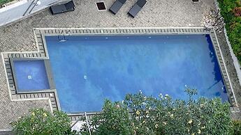 Good Deal And Cozy Stay Studio Room Tifolia Apartment