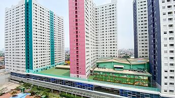Modern And Classic 2Br At Green Pramuka City Apartment