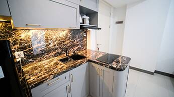 Compact And Homey 2Br At Benson Supermall Mansion Apartment