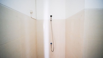 Good Choice And Cozy Stay Studio At Bale Hinggil Apartment