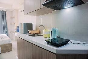 Homey And Minimalist Studio At Daan Mogot City Apartment