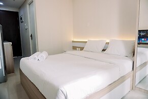 Homey And Minimalist Studio At Daan Mogot City Apartment