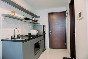 Homey And Warm Studio At West Vista Apartment