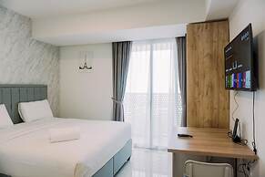 Homey And Warm Studio At West Vista Apartment