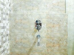 Comfort And Cozy Living Studio Mataram City Apartment