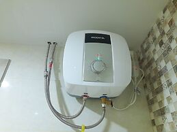 Comfort And Cozy Living Studio Mataram City Apartment