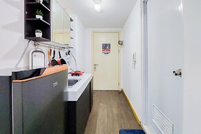 Modern Studio Apartment M-Town Residence Near Shopping Mall
