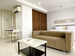 Comfortable And Nice Studio At 27Th Floor Azalea Suites Apartment