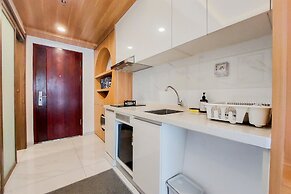 Minimalist Studio At Sky House Alam Sutera Apartment