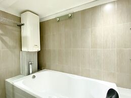 Best Deal And Homey 1Br Apartment Grand Sentraland Karawang