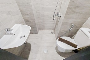 Good And Homey Studio At Collins Boulevard Apartment