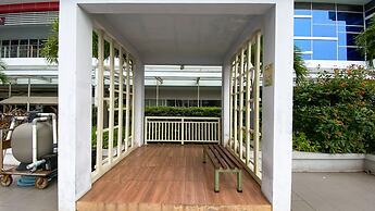 Cozy 2Br Green Pramuka City Apartment Near Shopping Mall