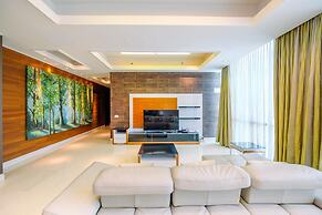 Homey Penthouse 3Br With Extra Room Kemang Village Apartment