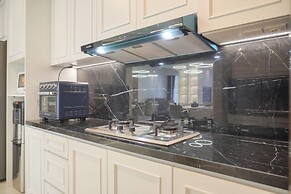 Best Spacious And Nice 3Br At 28Th Floor Casa Grande Apartment