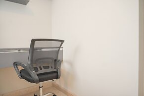 Minimalist And Nice Studio At Gold Coast Apartment