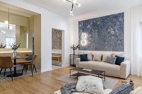 Luxury Piata Romana 2BR Urban Sanctuary by HOLT