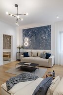 Luxury Piata Romana 2BR Urban Sanctuary by HOLT
