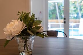 Victoria Park Oasis with Heated Pool