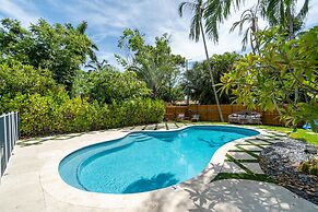 Victoria Park Oasis with Heated Pool