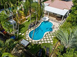 Victoria Park Oasis with Heated Pool