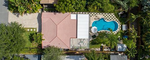 Victoria Park Oasis with Heated Pool