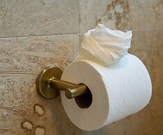 Victoria Park Oasis with Heated Pool