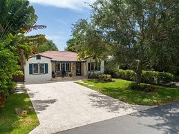 Victoria Park Oasis with Heated Pool