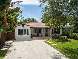 Victoria Park Oasis with Heated Pool